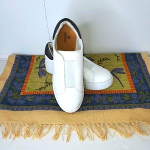 Susina Lyra Slip-on Sneakers size 9